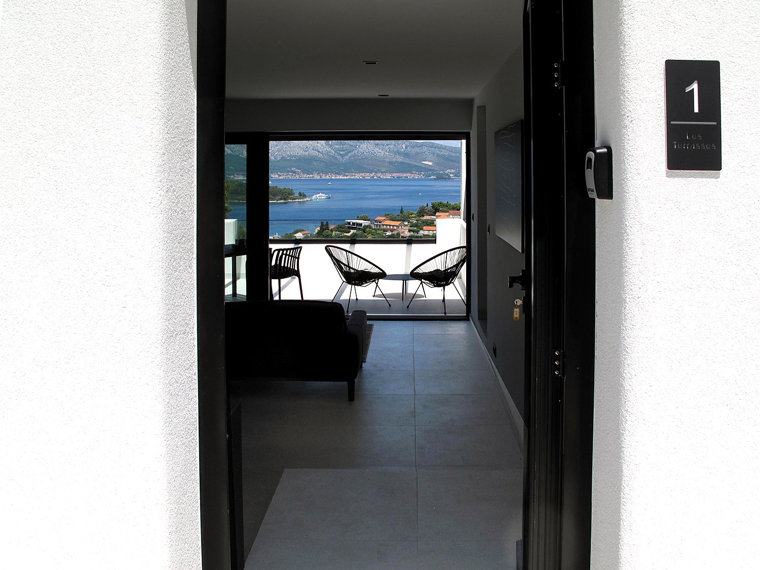 Appartement 1 — entrée vue mer